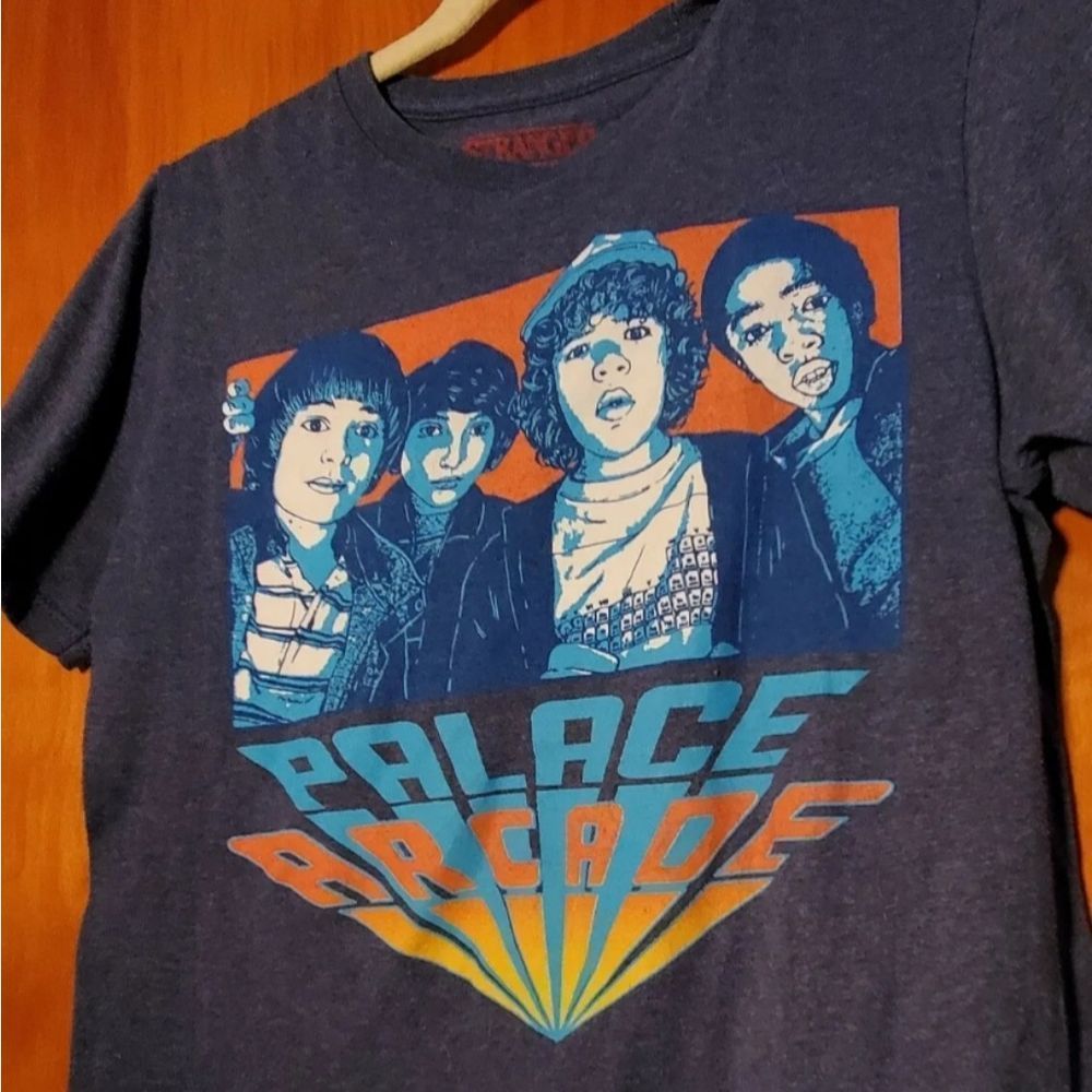 STRANGER THINGS Short Sleeve T-SHIRT SIZE L